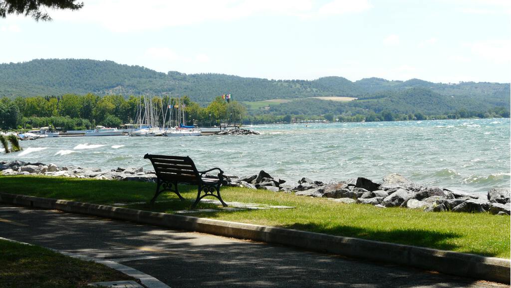 Bolsena: Hafen und See